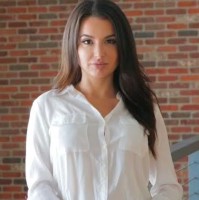 Clear Skip Employee Joana Suarez's profile photo