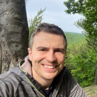 Peter Hýl Email
