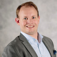 Erik Vahlström Email