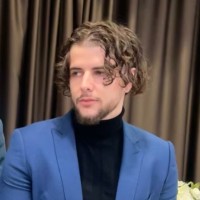 CodeVerse Employee Albert R.'s profile photo