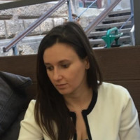 Ana Maloča Email