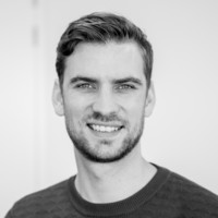 E-mail e número de telefone de Tim Stuart