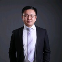 华 陈 Email