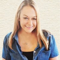 Summit Eleven Inc. Employee Beth Peterson's profile photo