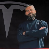 Tesla Employee Arnold Smith's profile photo
