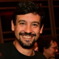 Claudio Moraes Email