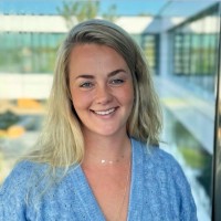 Karina Holst Email