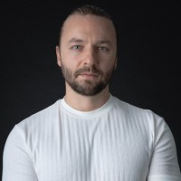 Implement AI Employee Alexandru Muresan's profile photo