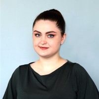 Julia Tiche Email