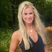 Aloe Up Sun and Skin Care Products Employee Chloe Redfield's profile photo