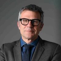 E-mail e número de telefone de Paolo Bellino