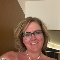 Hy-Vee, Inc. Employee Candi Olson-Patras's profile photo