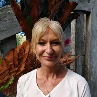 Donna Henare Email