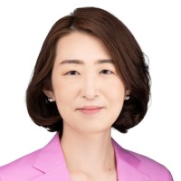 Elle Lin Email & Phone Number