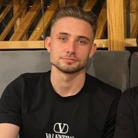 1World Online Employee Vladislav Titarenko's profile photo