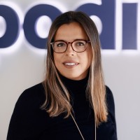 E-mail e número de telefone de Isabel Salazar