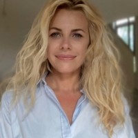 Julia Myhill Email