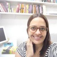 Claudia Lins Email