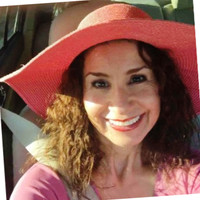 Lucia Lagarda Email & Phone Number