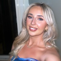 Lucy Makeup Store Employee Laura Morrow's profile photo