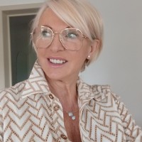 Karolina Patrik Email