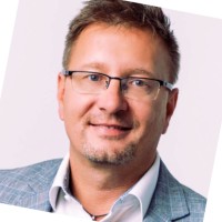 Marek Tóth Email