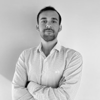 Validate Employee Fernando Perez's profile photo