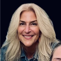 Ahzul Employee Lynn Gutstein's profile photo