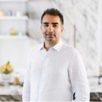 Email di Hiru Daryanani