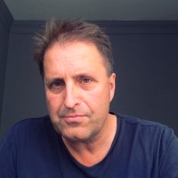 E-mail e número de telefone de Tim Adams