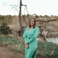 Elle Flowers Email & Phone Number