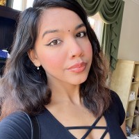 UTS Backstage Employee Naomi Vyas's profile photo