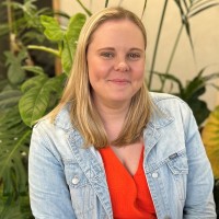 Zoe Amos Email & Phone Number