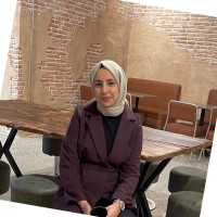 Esra Kurt Email
