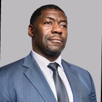 E-mail e número de telefone de Roman Oben