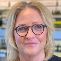 Eva Listi Email & Phone Number