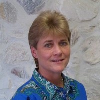 United Real Estate Premier Employee Lisa Hazard's profile photo