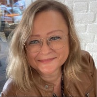 Josipa Van Hal Email
