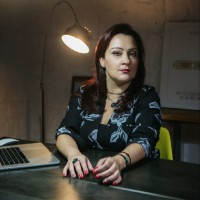 Élida Escaliante Email