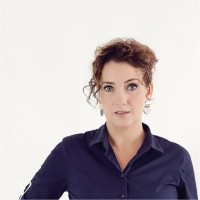 Linda van Den Brink Email