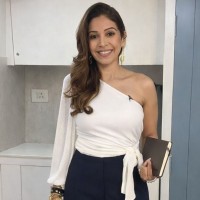 Email e telefono di Anisha Singh